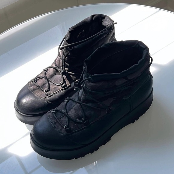 Prada vintage boots - Picture 2 of 7